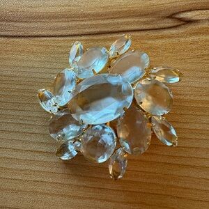 Elegant Rhinestone Crystal Brooch